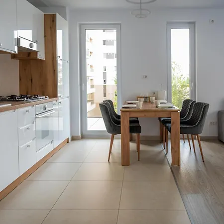 Jad Luxury 3 Urban Plaza דירה