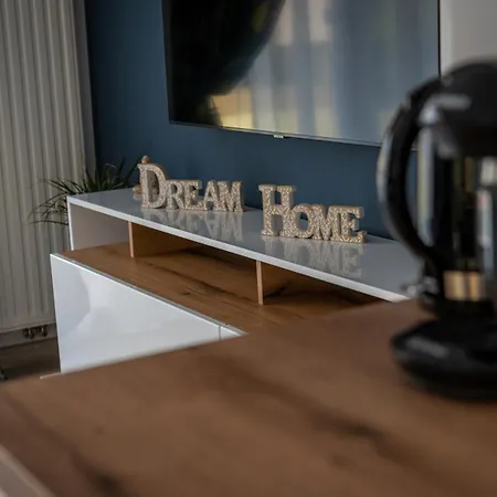 Jad Luxury 3 Urban Plaza *