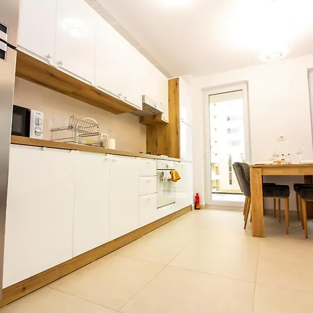 Jad Luxury 3 Urban Plaza בראשוב