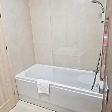 Jad Premium - Urban Plaza Apartament