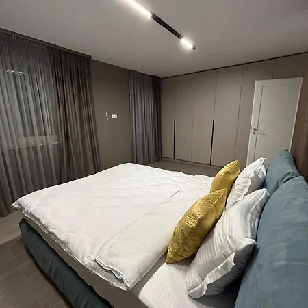 Jad Luxury 3 & 2 Urban Plaza Apartament