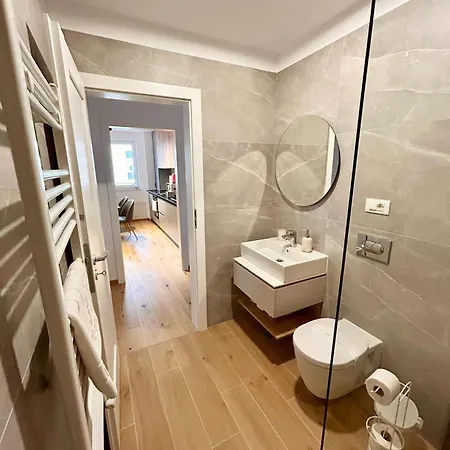 Jad Luxury 3 Urban Plaza דירה *