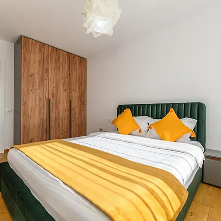 Jad Luxury 3 Urban Plaza דירה