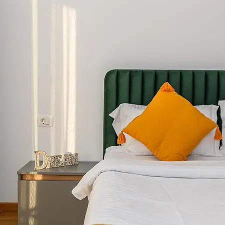 Jad Luxury 3 Urban Plaza דירה