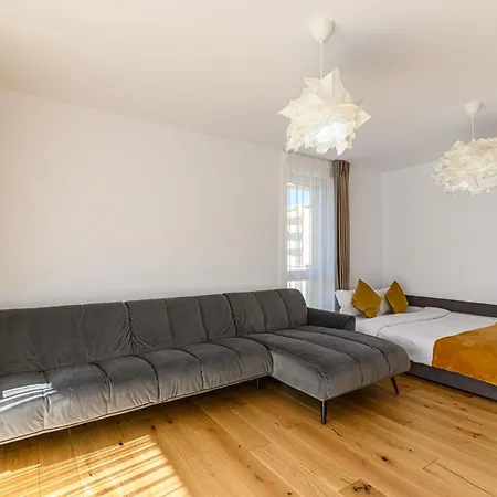 Jad Luxury 3 Urban Plaza Brasov