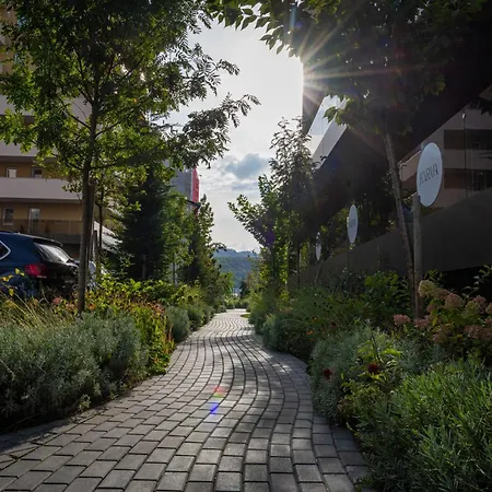 Jad Luxury 3 Urban Plaza