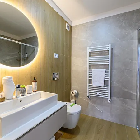 Jad Luxury Urban Plaza براشوف