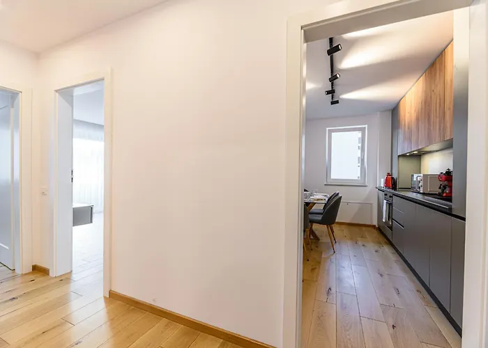 Jad Luxury Apartments Urban Plaza *