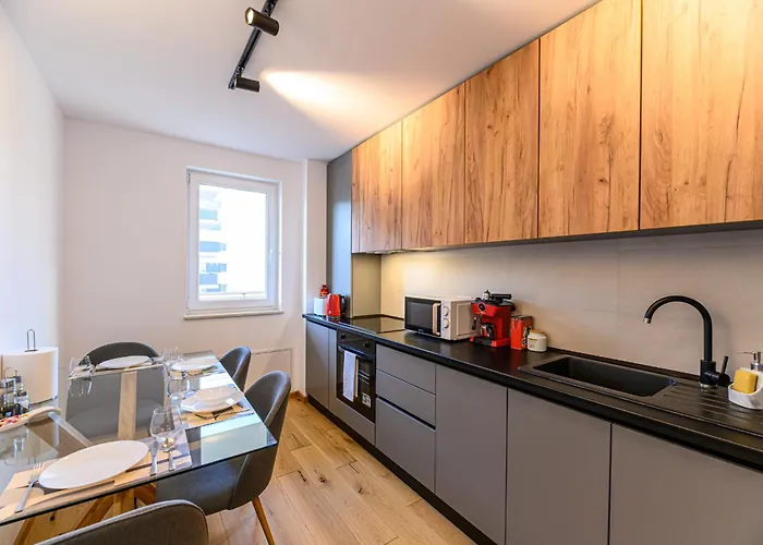 Апартаменти Jad Luxury Apartments Urban Plaza Брашов