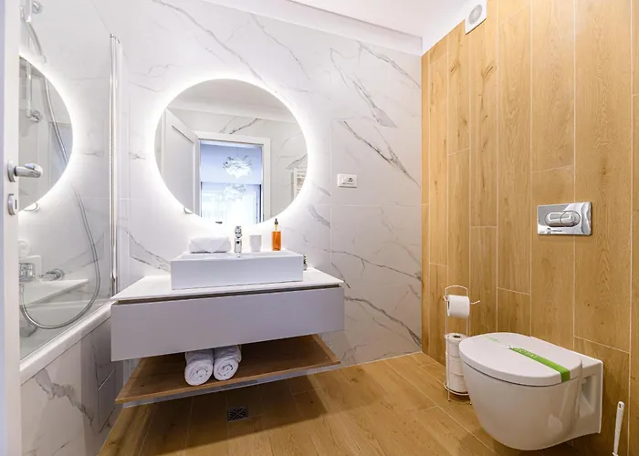 Апартаменти Jad Luxury Apartments Urban Plaza